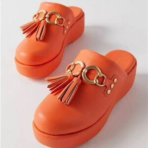 Like new! Circus Sam Edelman Bright Papaya Platform Clog Mules Orange Size 5.5,